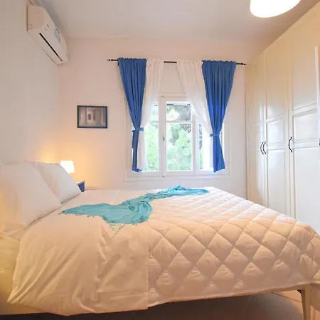 Barlee Front House,