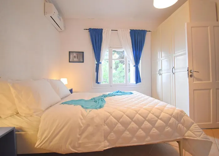 Barlee Front House,