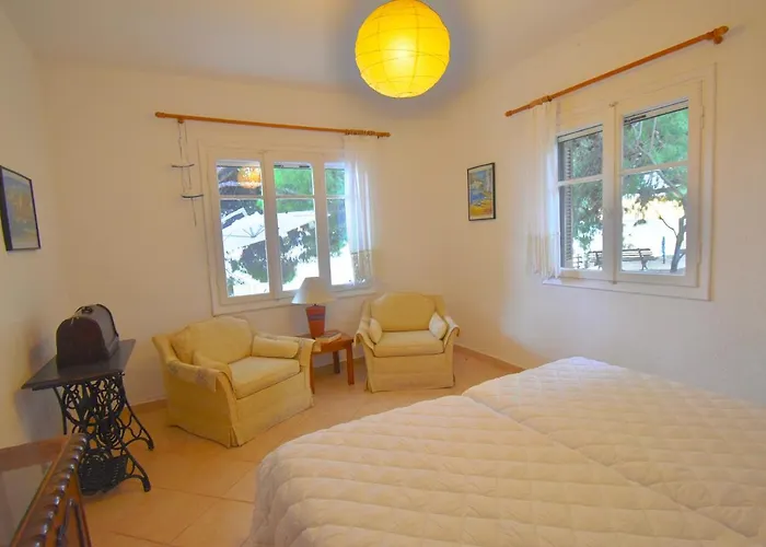 Barlee Front House, *